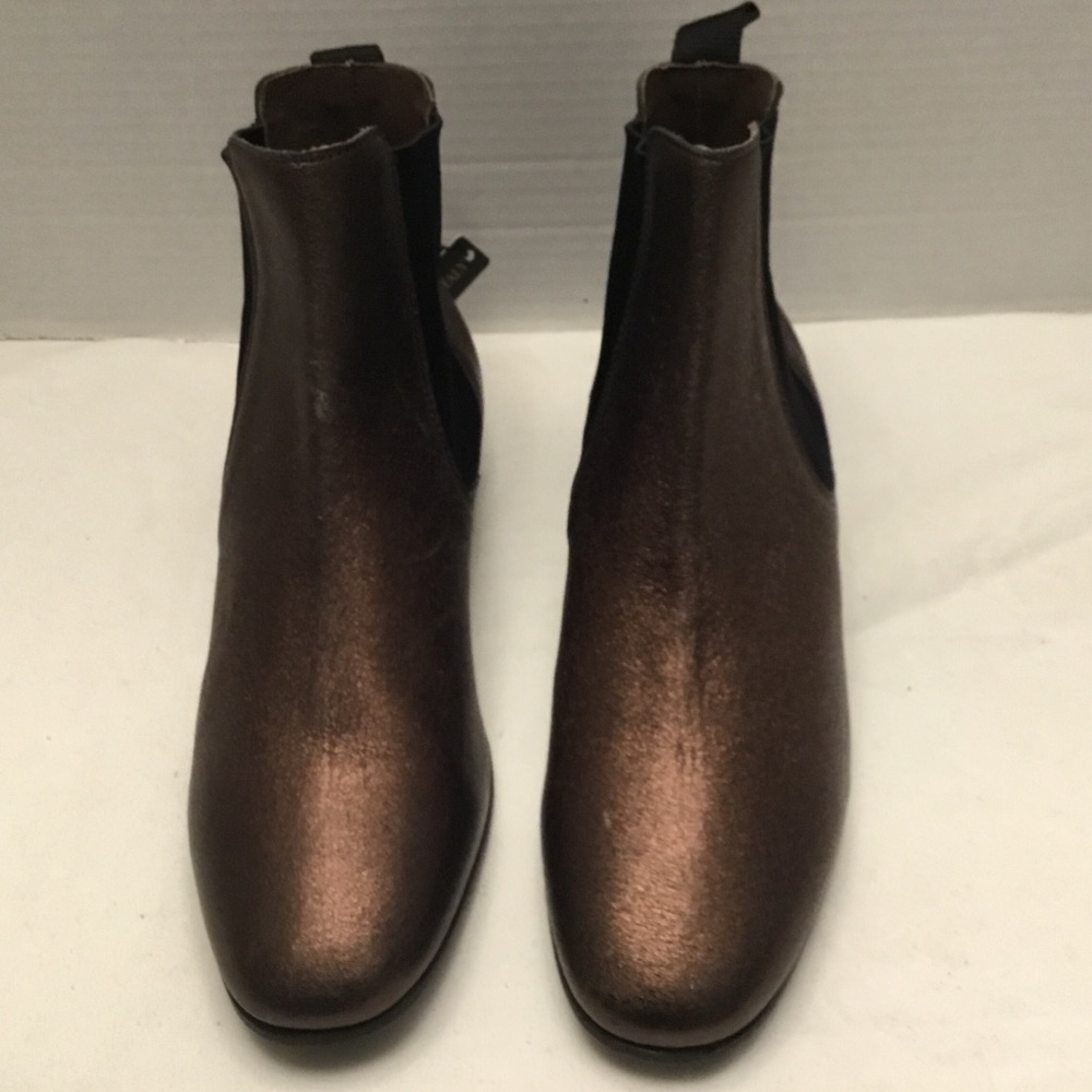 Brand new BOEMOS shoes women size 8.5